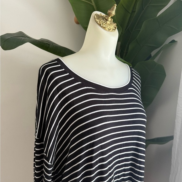 Cabi Black and White Striped Cross Walk Tee Tunic Loose Fit Size Medium - Picture 3 of 8